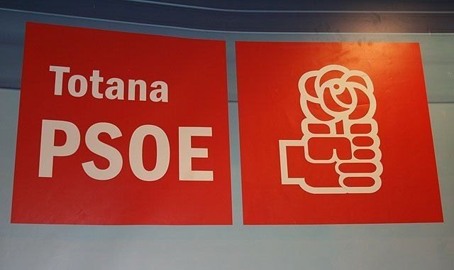 El PSOE asegura que su gestin econmica deja un supervit de 1.244.768,33 euros antes de salir del gobierno municipal.