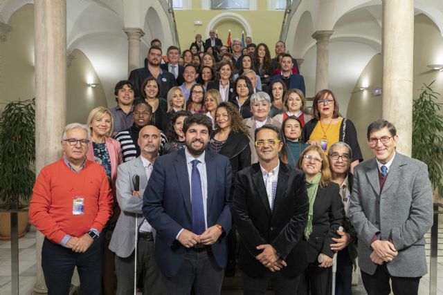 El presidente de la Comunidad recibe a los participantes del VII encuentro iberoamericano de enfermedades raras