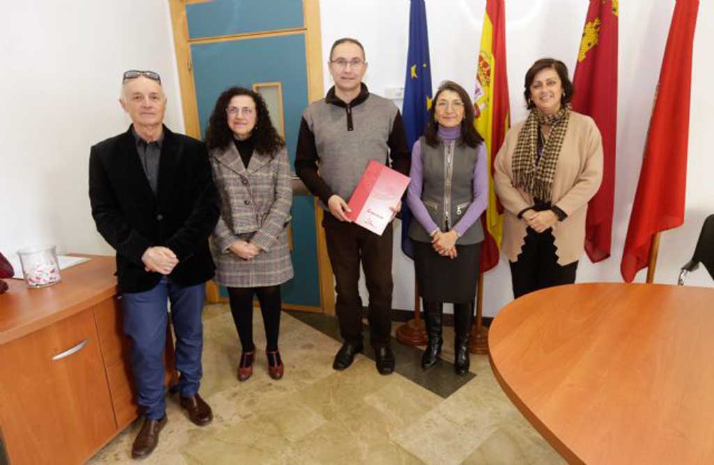 La UMU firma convenios para fomentar el voluntariado con afectados de esclerosis múltiple