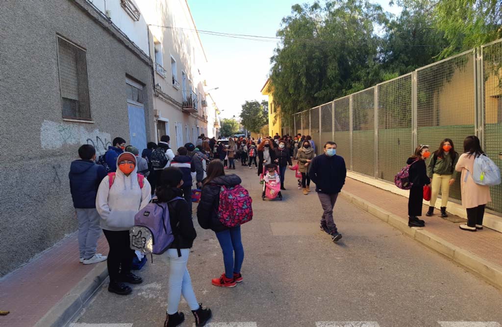 Los Alunnos del centro comarcal de adultos del Bajo Guadalentin visitan los estudios de Canal 6 Television Totana