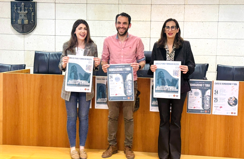 La Agrupaci�n Musical oferta un Curso de Piano y Formaci�n Musical impartido por la pianista M� �ngeles Ayala 