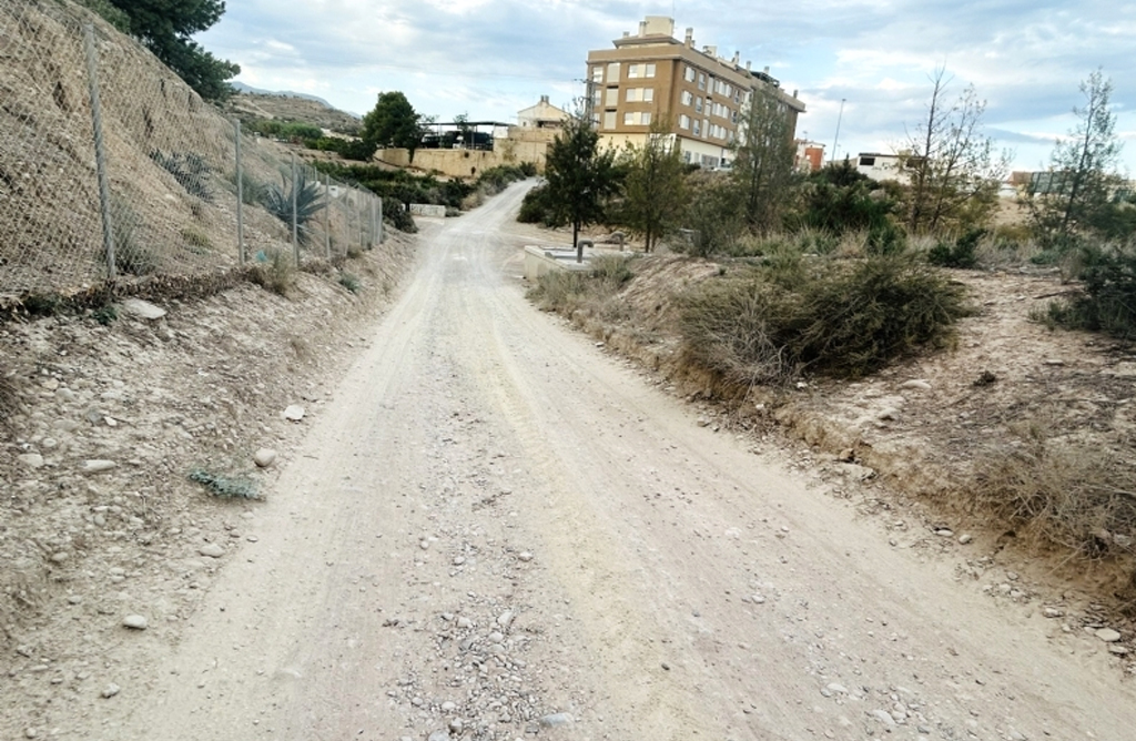 El Camino de Las Cabezuelas ser asfaltado y comunicar la Era Alta con la avenida Juan Carlos I