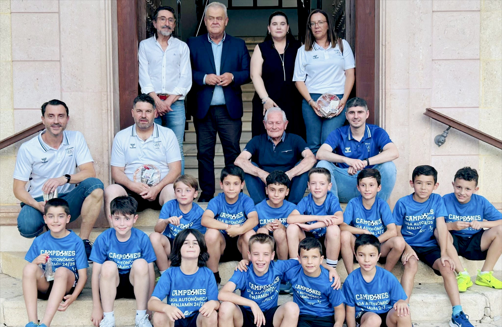 El equipo benjamn del Capuchinos FS se ha proclamado campen de la Liga Autonmica