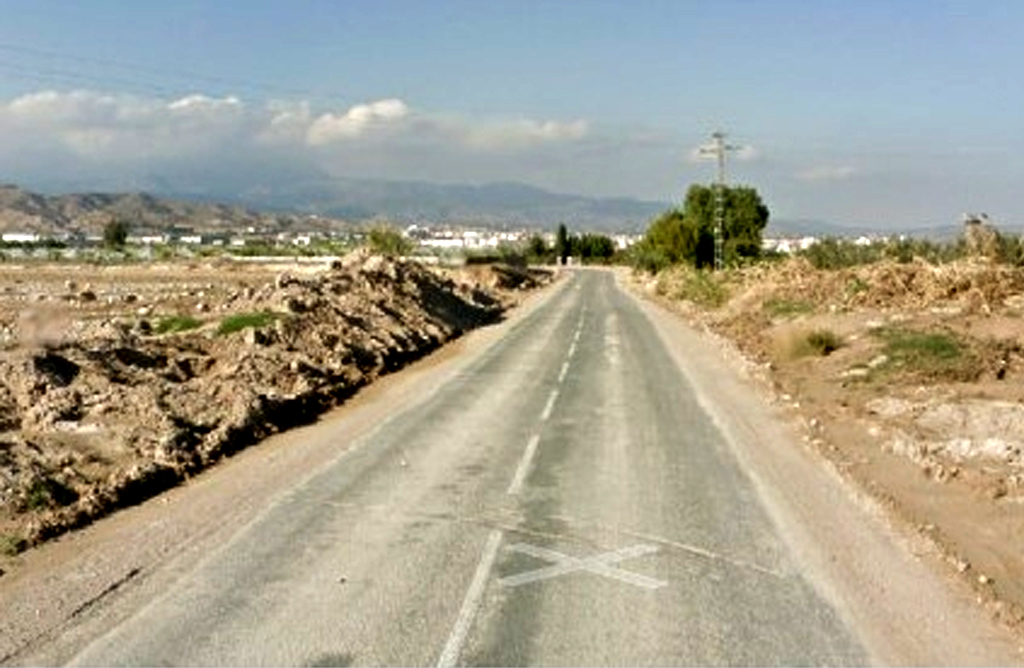 El Ayuntamiento solicita la mejora del firme y construccin de drenajes en la D-22 de El Raiguero