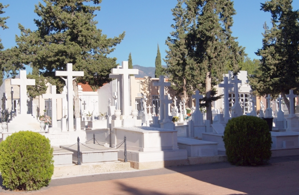 El Cementerio Nuestra Seora del Carmen se prepara para el da de Todos los Santos