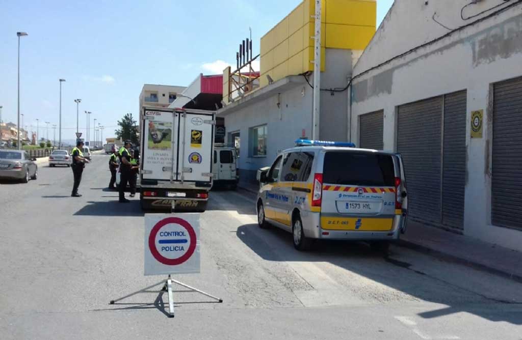 La Policía inicia los controles de vigilancia sobre vehículos para comprobar que no sobrepasan los límites de ruido permitidos