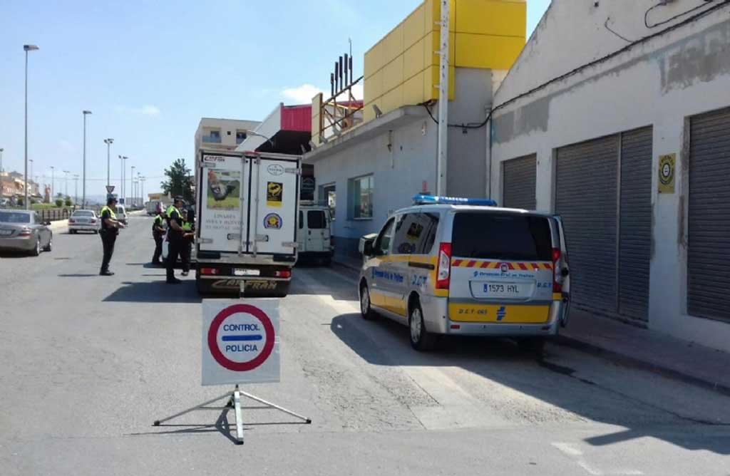 La Polica inicia los controles de vigilancia sobre vehculos para comprobar que no sobrepasan los lmites de ruido permitidos