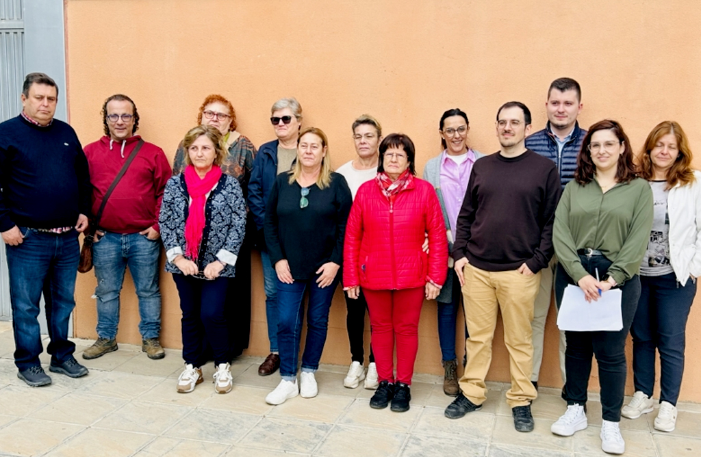 15 personas se forman para ser y apoyar a cuidadores de personas en situacin de Dependencia