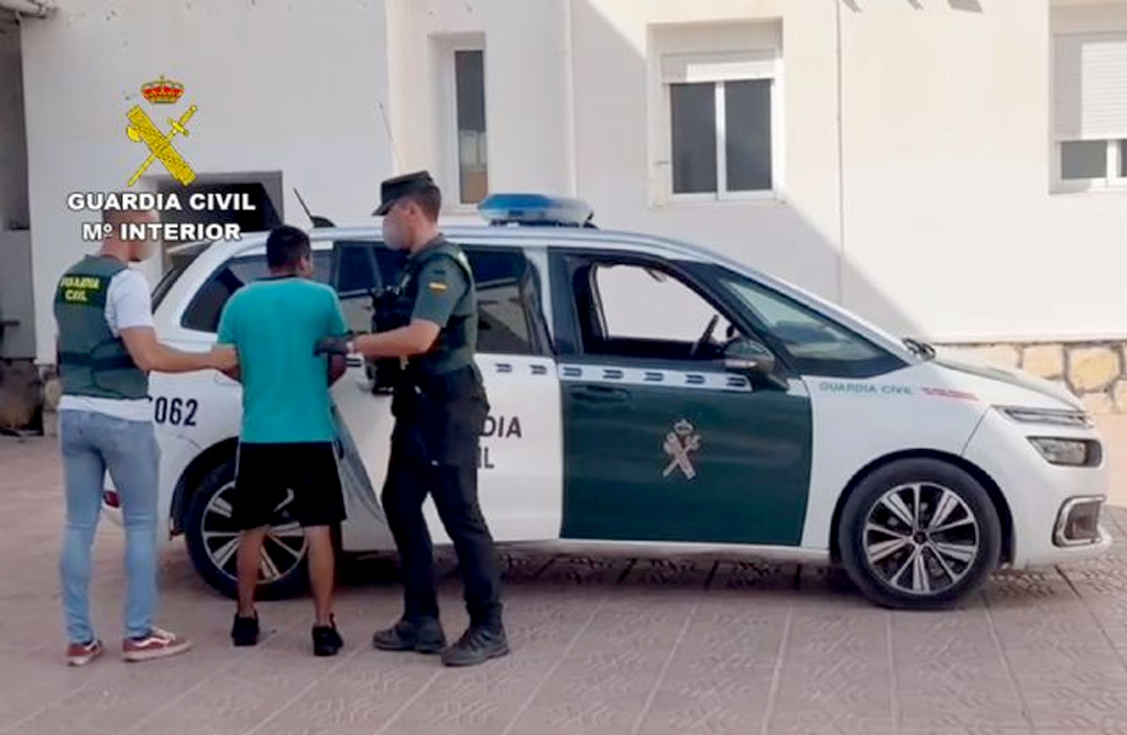 Detienen en Totana a un delincuente que rob en siete domicilios y amenaz a varios vecinos