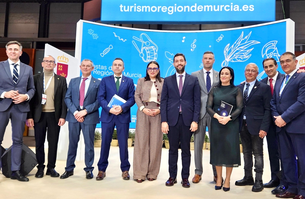 Murcia presenta en Fitur una nueva gua que pone en valor la riqueza de las fiestas y tradiciones de la Regin 
