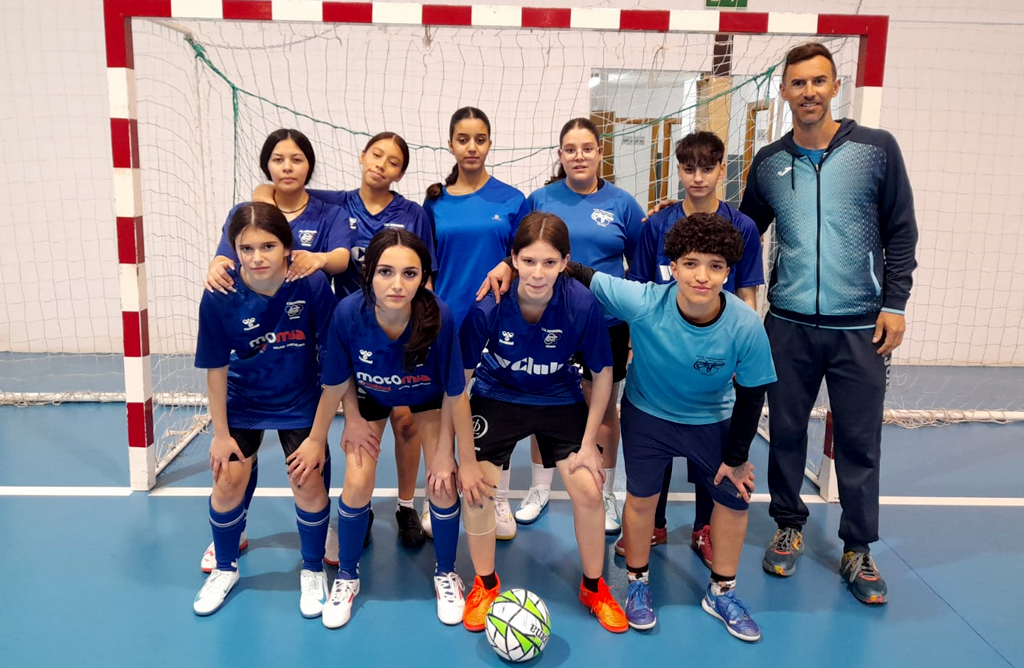 El equipo de Ftbol Sala Juvenil Femenino del Prado Mayor, finalista del Campeonato Escolar 