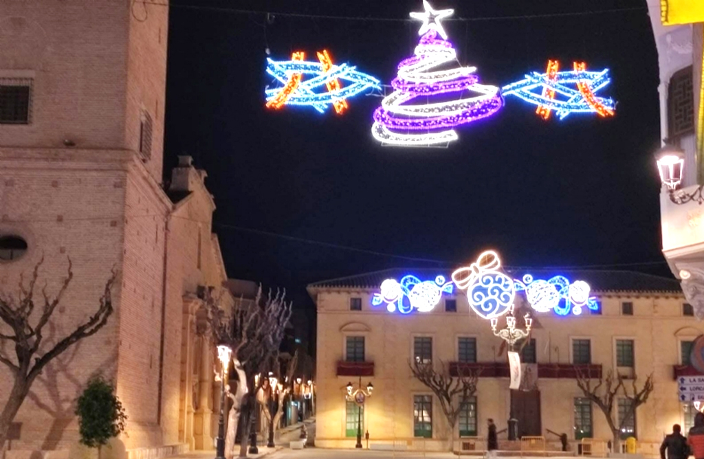 Se dan los primeros pasos para contratar la iluminacin ornamental para las fiestas patronales y la Navidad