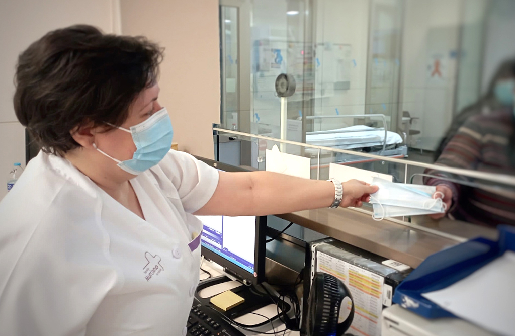 Se recomienda el uso de la mascarilla en los centros sanitarios ante el aumento de infecciones respiratorias 