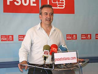 El PSOE propone un gobierno de conciliaci�n presidido por el PP para sacar a Totana de la crisis