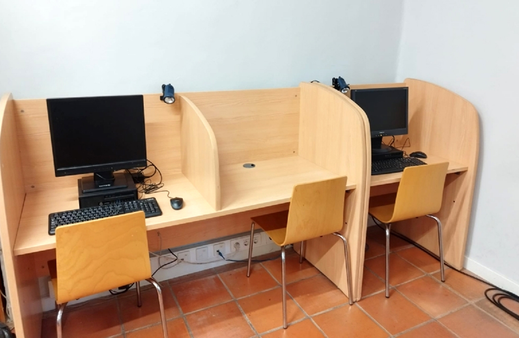 Se renuevan los ordenadores de uso pblico instalados en la Biblioteca Municipal Mateo Garca