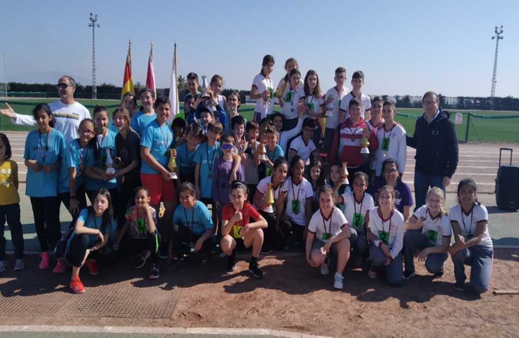 La Fase Local de Atletismo de Deporte Escolar contó con la participación de 90 escolares.