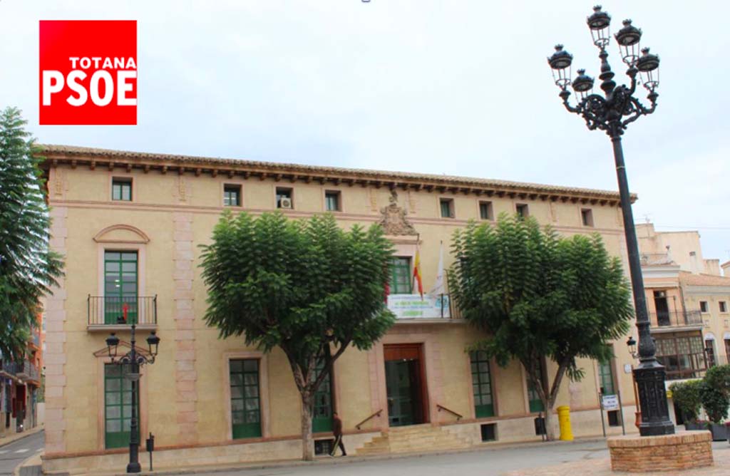 El PSOE de Totana pide al Ayuntamiento que ponga a disposicin de los centros educativos espacios municipales en condiciones de seguridad y bienestar.
