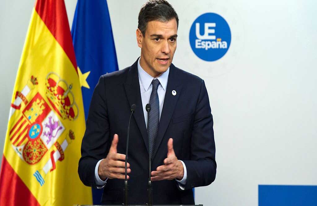 El presidente de la Comunidad ofrece el mensaje de fin de ao desde la iglesia del Palacio de San Esteban.