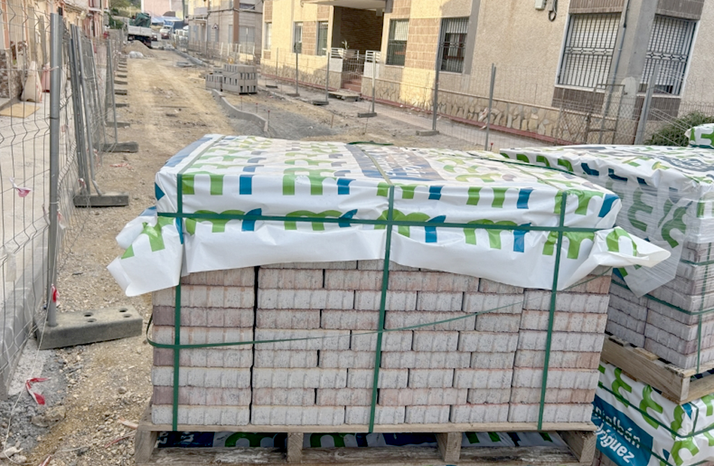 Entran en su última fase las obras de renovación de la red de agua y pavimentado en la calle Ramblica