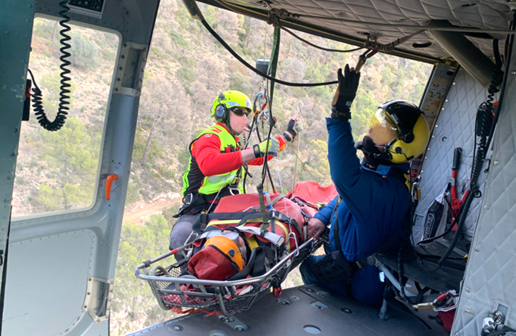 Un senderista ha sido rescatado en helicptero mientras practicaba trekking en Alhama de Murcia