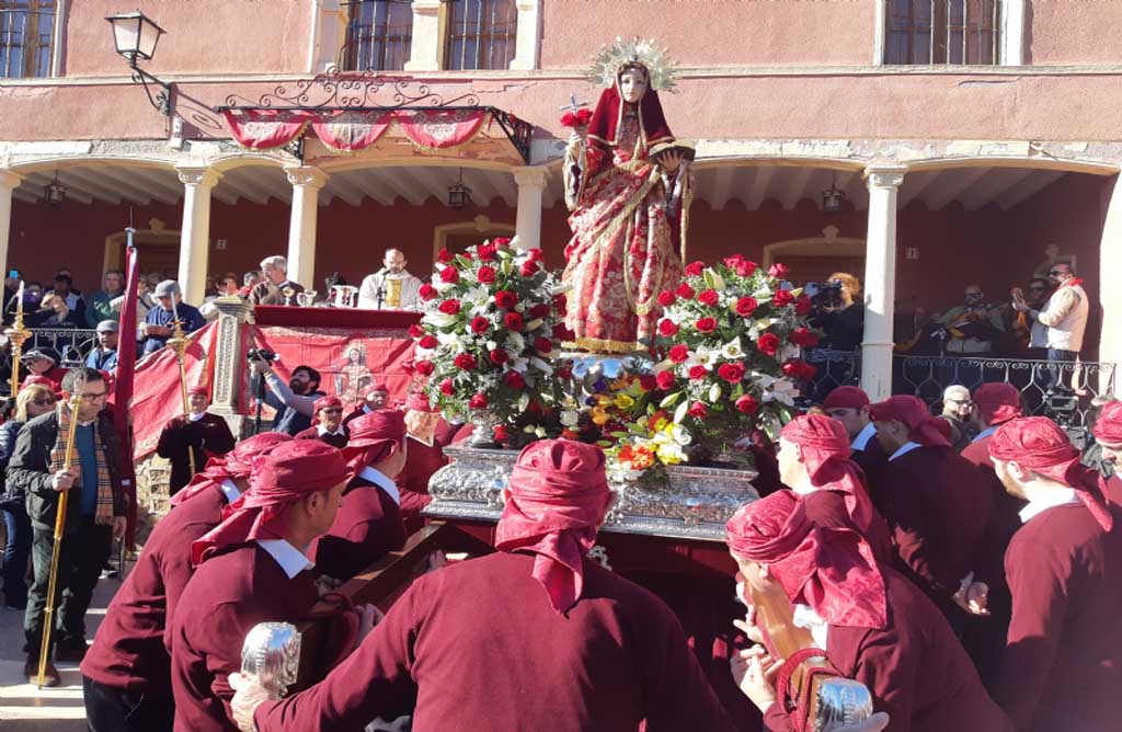 Cerca de 10.000 personas participan en la jornada de romera de Santa Eulalia de Mrida, Patrona de Totana.