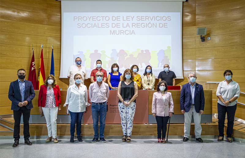 Una jornada tcnica analiza la nueva Ley de Servicios Sociales en la region de Murcia para todos los ayuntamientos.