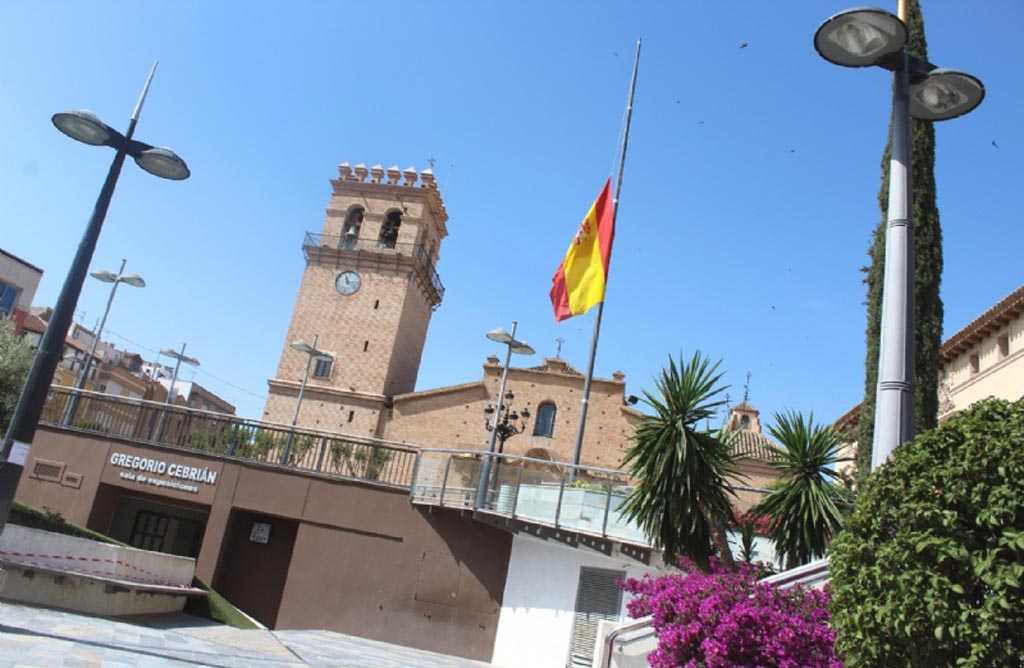 El Ayuntamiento de Totana se adhiere a la declaracin de luto oficial durante diez das por las mas de 27.000 victimas del Covid-19
